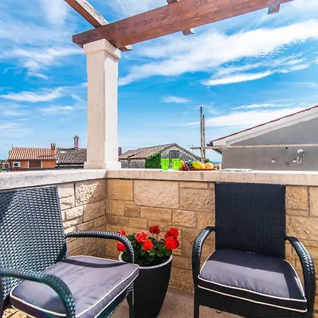Vabriga Apartment